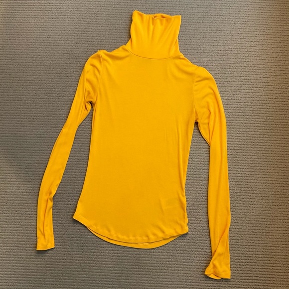 Aritzia ribbed yellow turtleneck size S - Picture 4 of 7